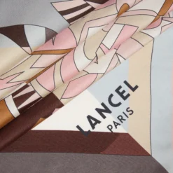 Femme Lancel Carré 90